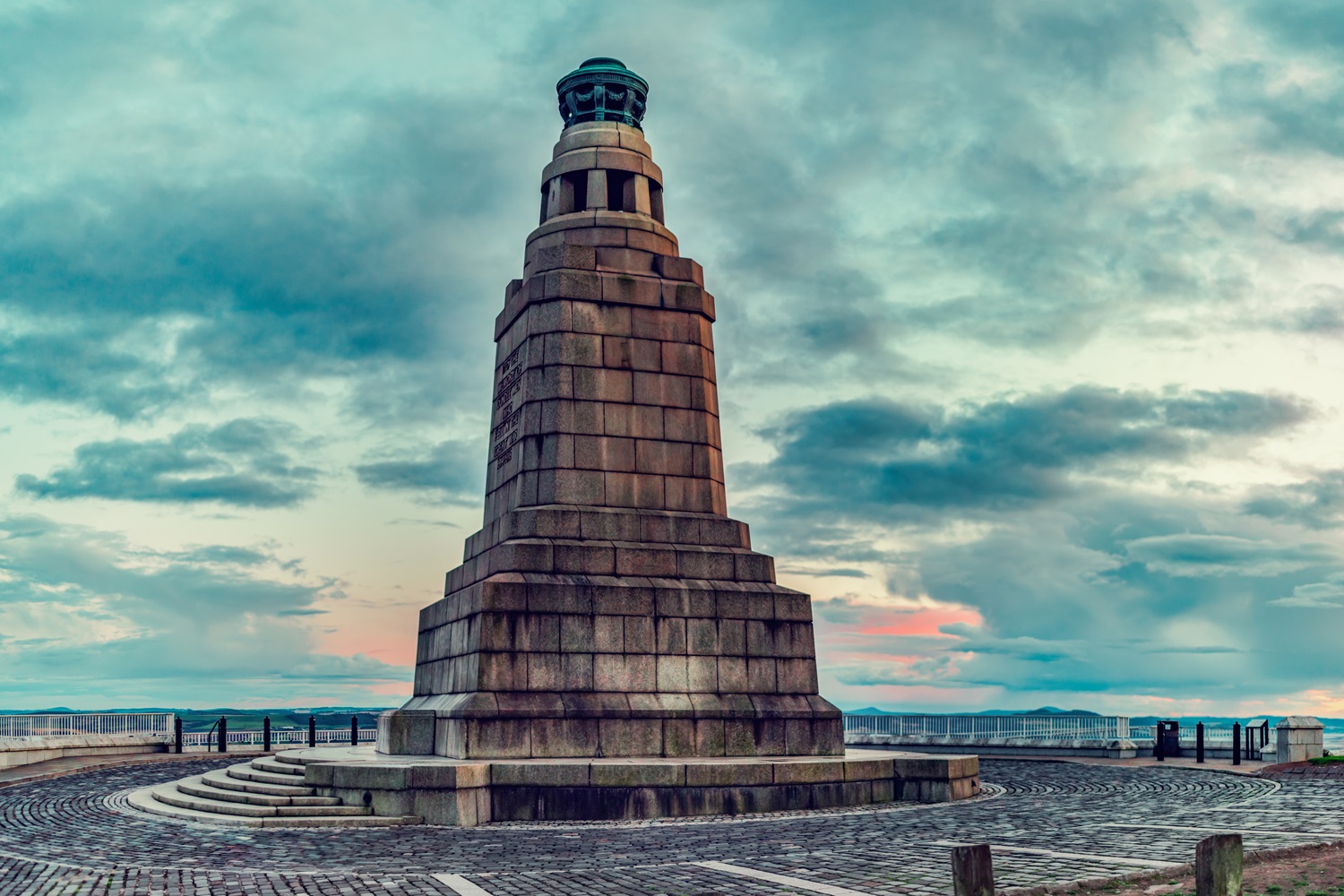 Dundee Law